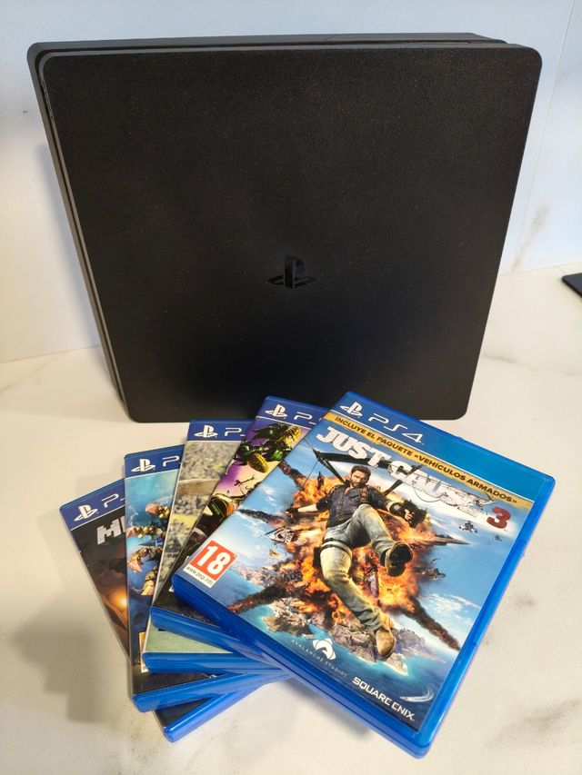 PS4 (PlayStation 4) + 5 juegos