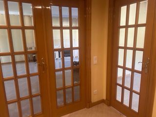 5 Puertas madera maciza cristal