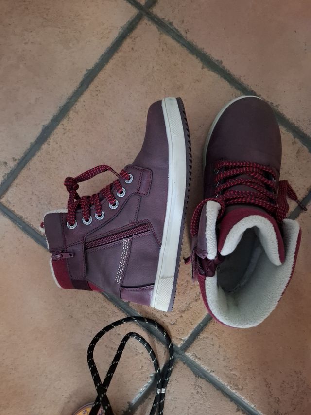 Botas Kickers - Talla 35. Niño. Niña. Burdeos.