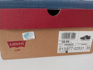 Zapatillas Levi's niño velcro azul, solo un uso.