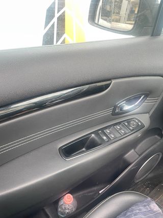 Renault Grand Scenic 2011