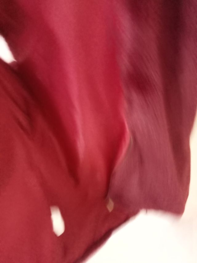 Gilet pelliccia rosso con cappuccio