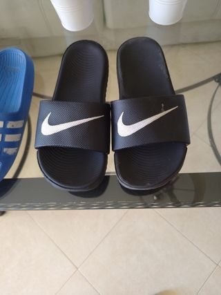 Chanclas Nike negras nº 36