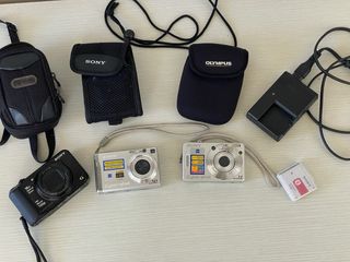 3 fotocamere Sony digitali