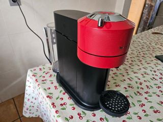 Cafetera Nespresso Krups roja