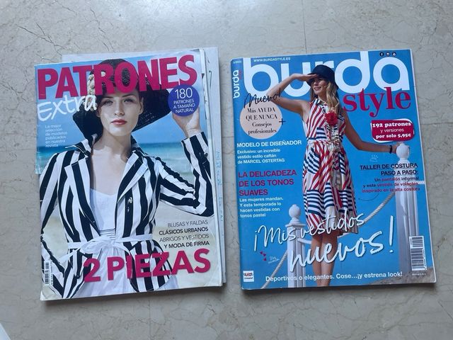 2 revistas con patrones de costura