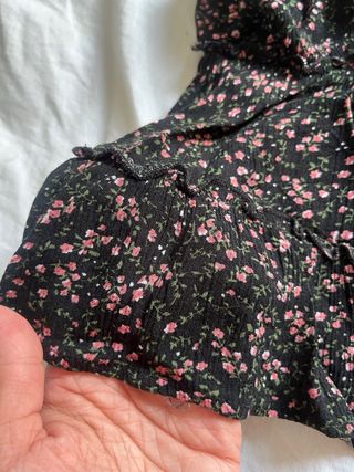 Top Flores Negro con Rosa