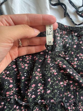 Top Flores Negro con Rosa