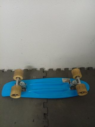 Patinete azul principiante