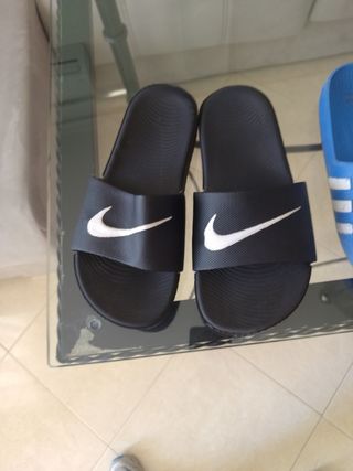 Chanclas Nike 37.5 - Negras