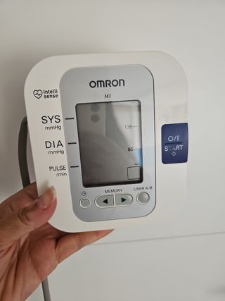 Monitor presion arterial OMRON M3