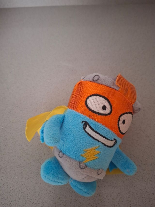 Lote de juguetes Pokémon +  Peluche Superthing