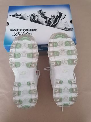 Zapatillas Skechers D'lites blancas