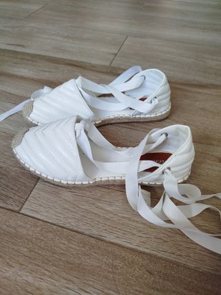 Espadrilles blancas planas talla 40