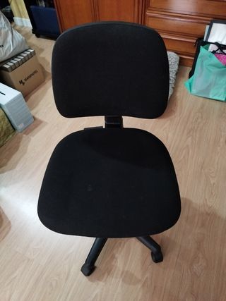 Silla oficina giratoria negra