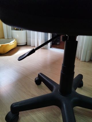 Silla oficina giratoria negra