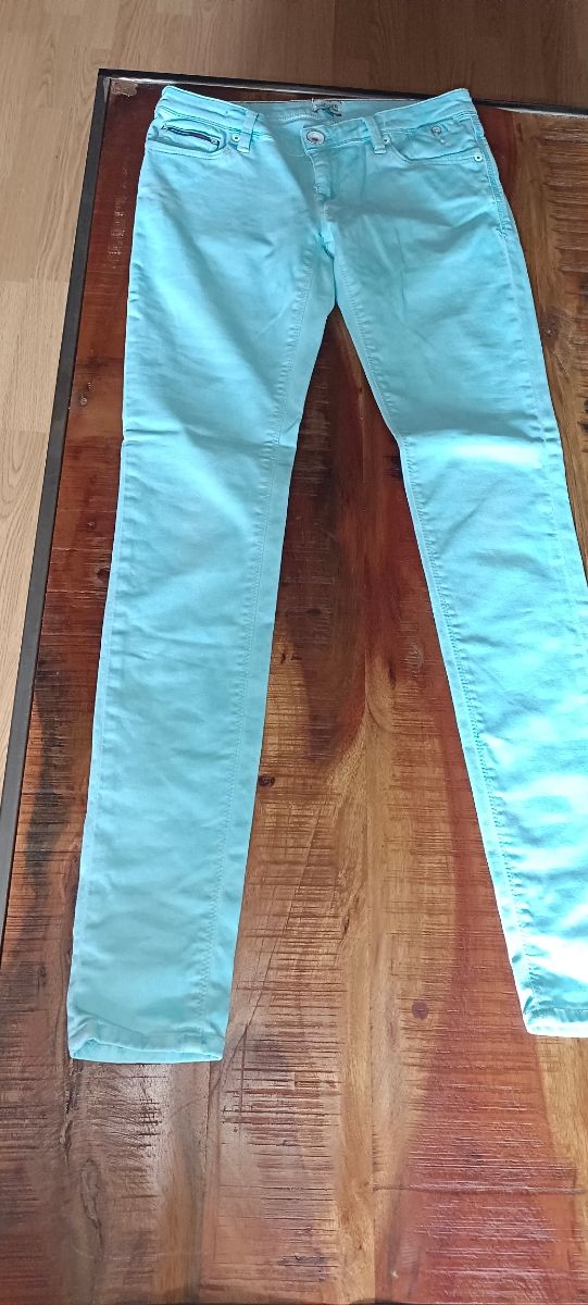 Lote de vaqueros  Levis,Hilfiger 85 y otros.