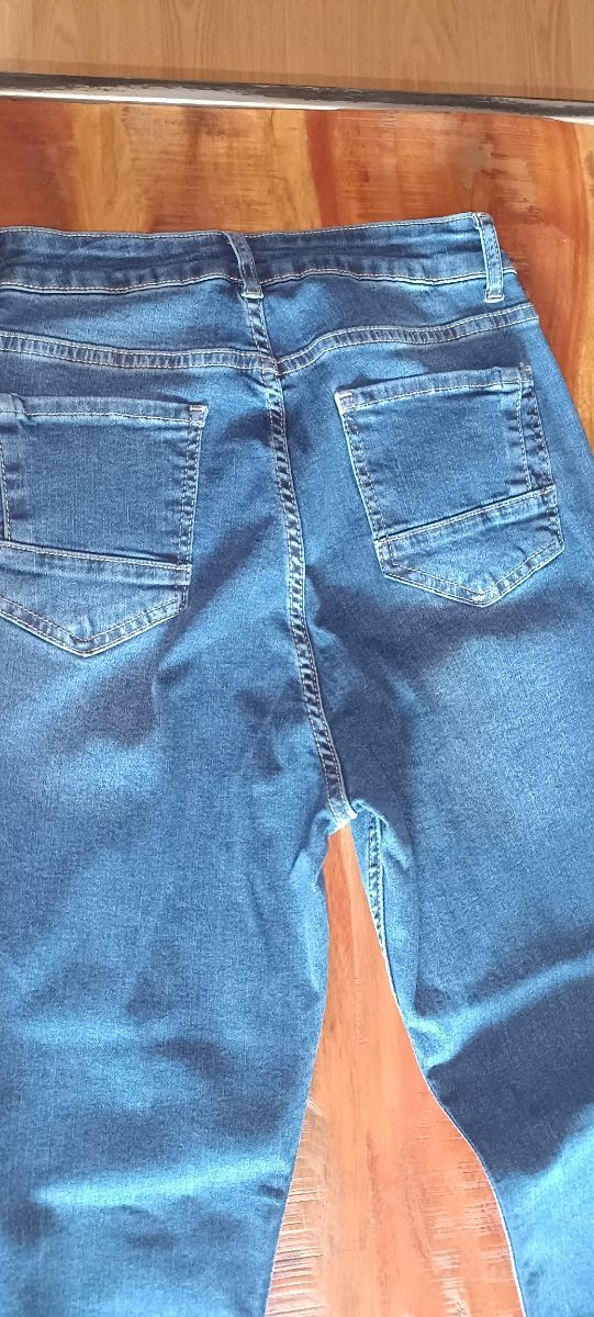 Lote de vaqueros  Levis,Hilfiger 85 y otros.