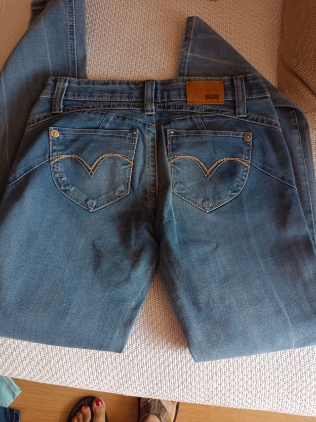 Lote de vaqueros  Levis,Hilfiger 85 y otros.