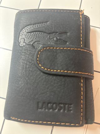 Cartera Lacoste negra