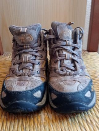 Botas The North Face montaña
Niña y niño