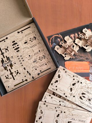 Ugears Torre Modular de Dados