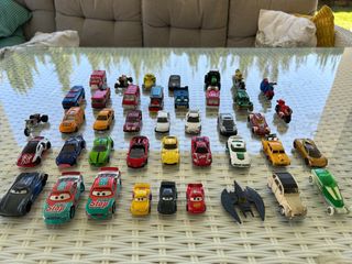40 Coches Hot Wheels - Niños