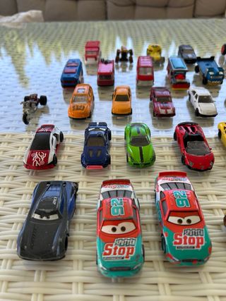 40 Coches Hot Wheels - Niños
