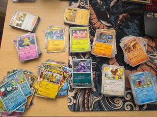 Lote Pokémon 151 cartas