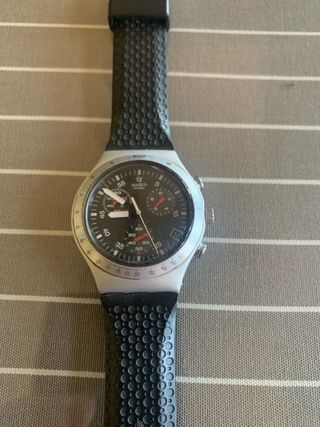 Reloj Swatch Cronógrafo - Plata y Negro