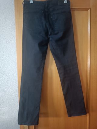 Pantalones Levis negros mujer