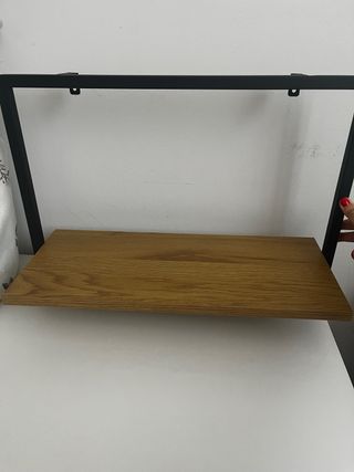 2 baldas JYSK negras, metal y madera
