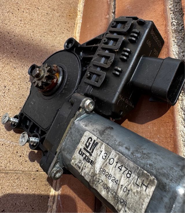 Motor elevalunas Opel Astra H Izquierdo