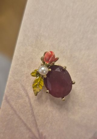 Pendientes florales burdeos