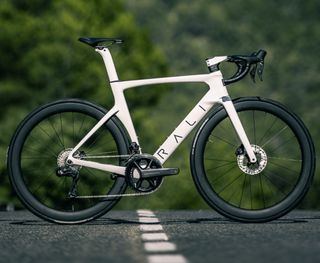 Bicicleta carretera carbono nueva modelo 2026