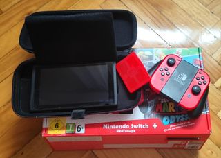 Nintendo Switch Edición Mario (Sin juego)
