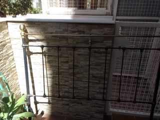 Cabecero cama hierro negro-dorado