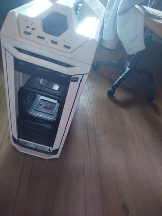 Torre Gamer Blanca - Placa Base