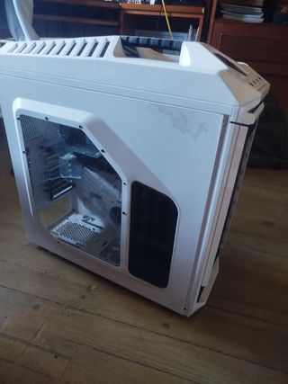 Torre Gamer Blanca - Placa Base