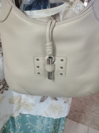 Bolso beige de hombro