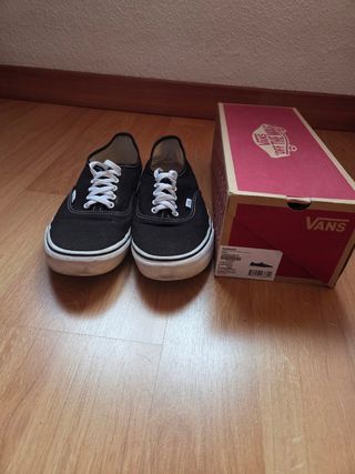 Vans Authentic negras 47