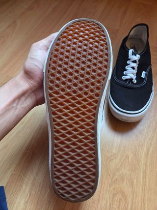Vans Authentic negras 47