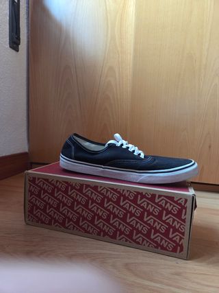 Vans Authentic negras 47