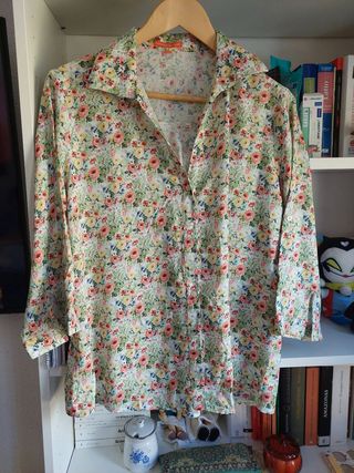 Blusa floral multicolor manga 3/4