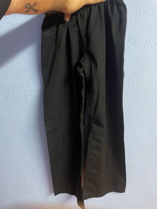 Kimono Karate/Taekwondo IKARA negro talla 4