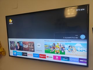 TV SAMSUNG 40" UHD 4K