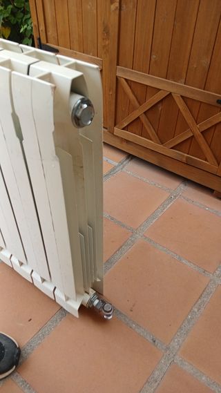 3 Radiadores blancos de 9 y 8 módulos