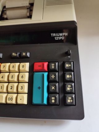 Calculadora Triumph 121PD