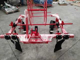 Ahoyadora de plástico agrícola