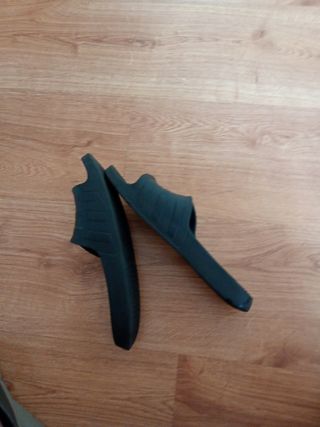 Chanclas piscina - negras